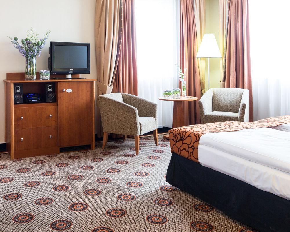 Crowne Plaza Hamburg-city Alster By Ihg Отель 4*